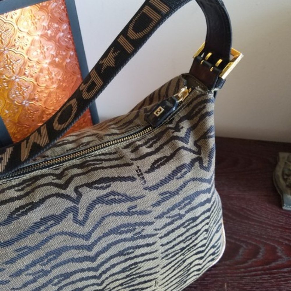 Sale! New Fendi Rare Vintage Italy Roma 1925 Zebra bag - Picture 9 of 17